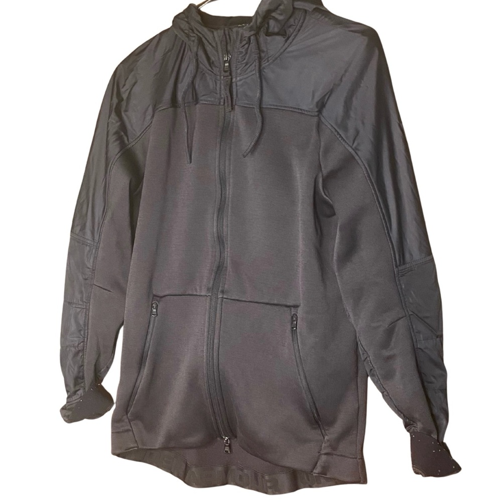 Under Armour Mens lightweight jacket - size s